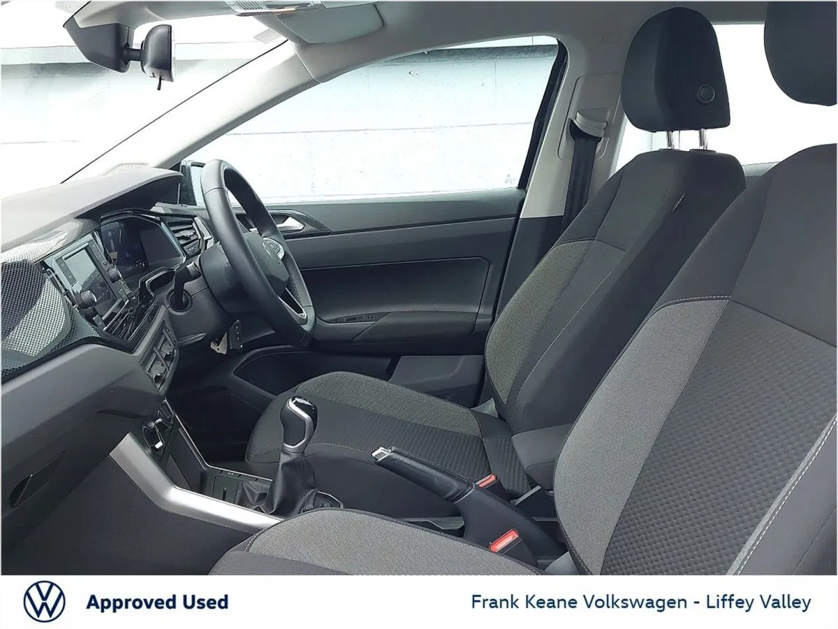 Volkswagen Polo Life 1.0tsi 95bhp  deep Black Pea - Image 4