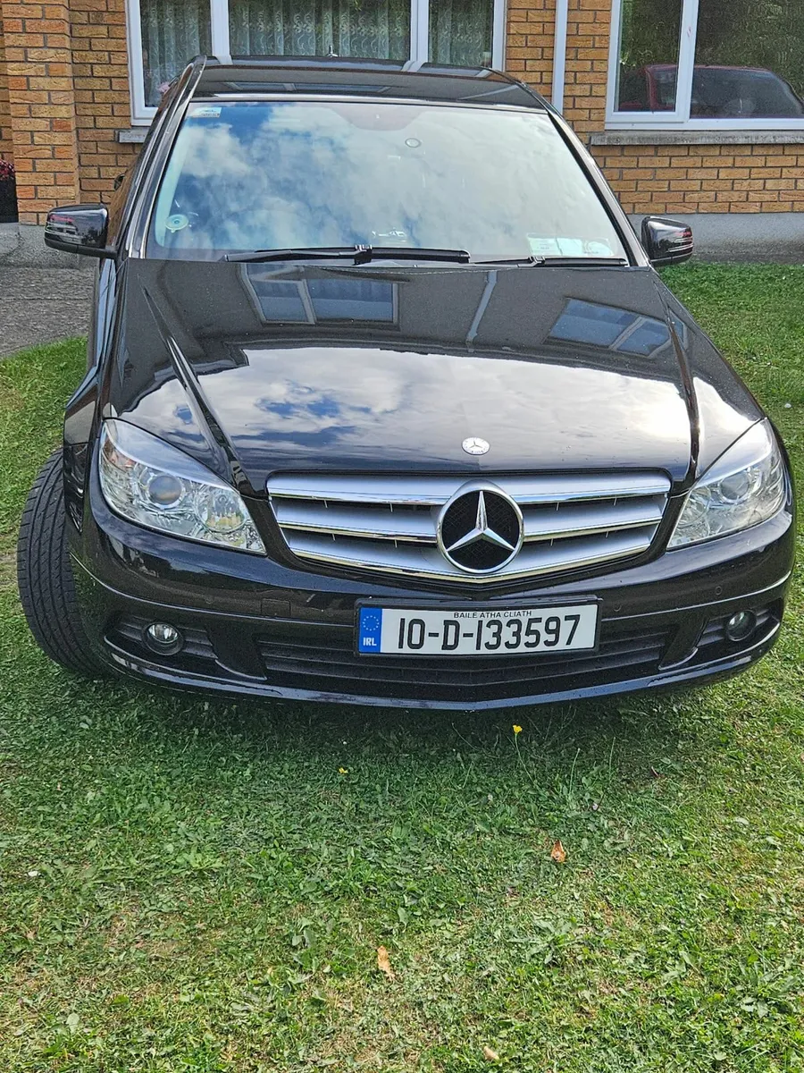 Mercedes-Benz C-Class 2010 - Image 3