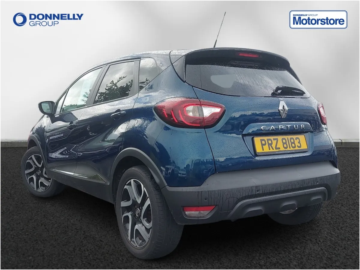 Renault Captur Hatchback Iconic - Image 2