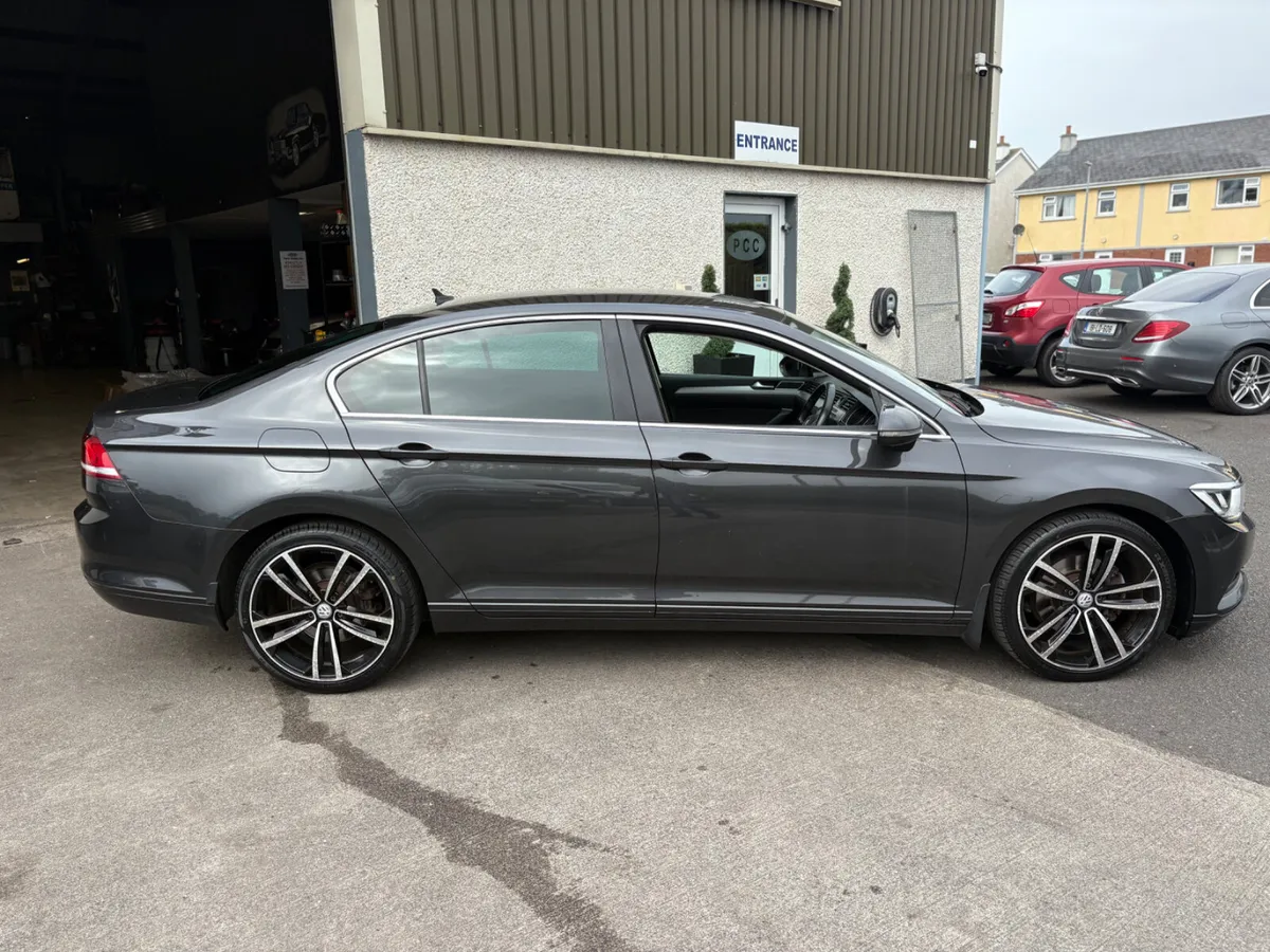 Volkswagen Passat 2.0 TDi  2019 - Image 2