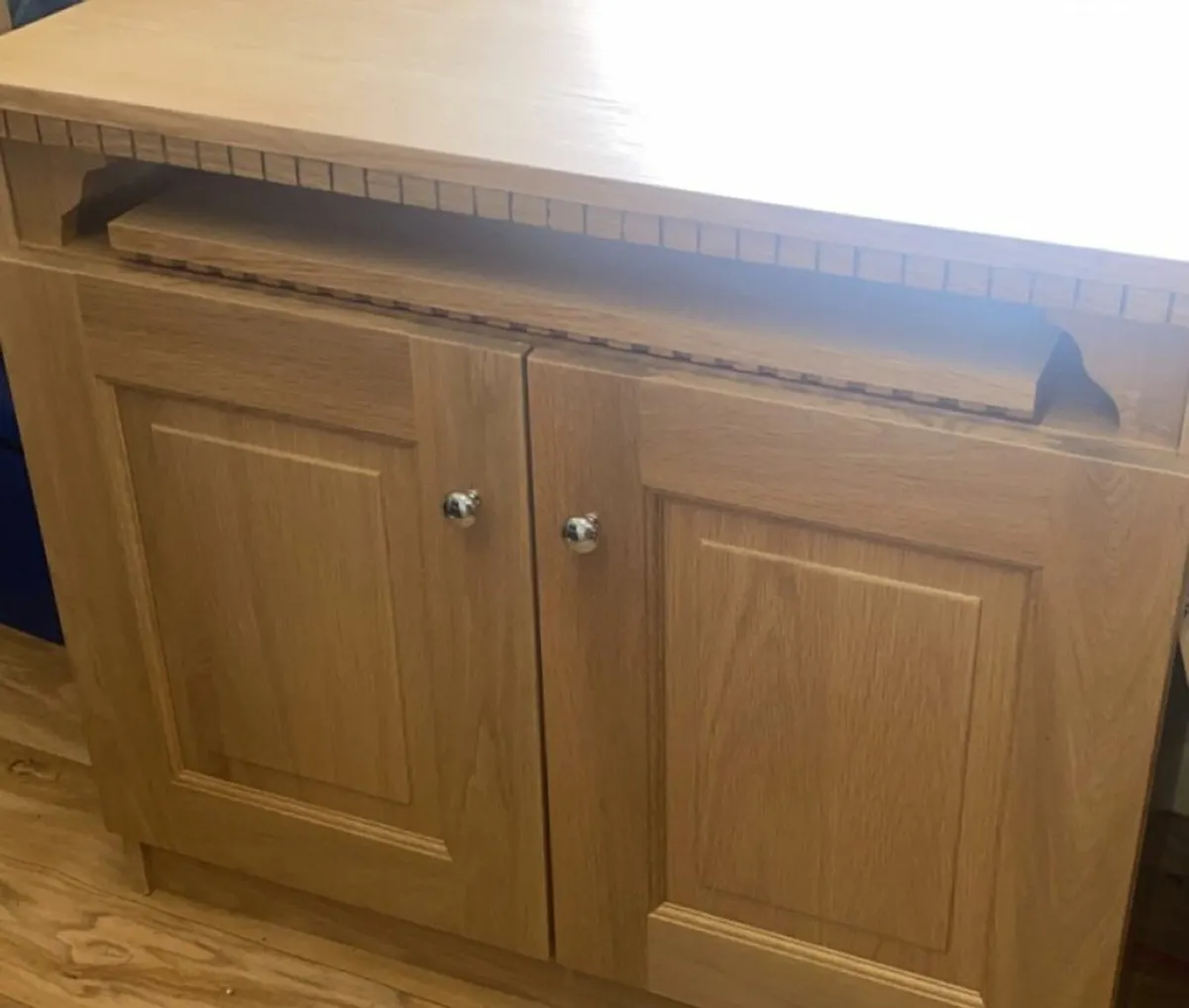 Oak TV Unit - Image 1