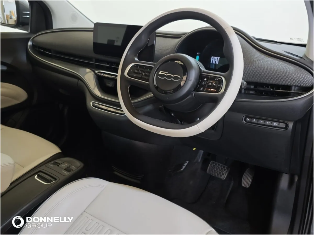 Fiat 500 Electric Hatchback La Prima - Image 4