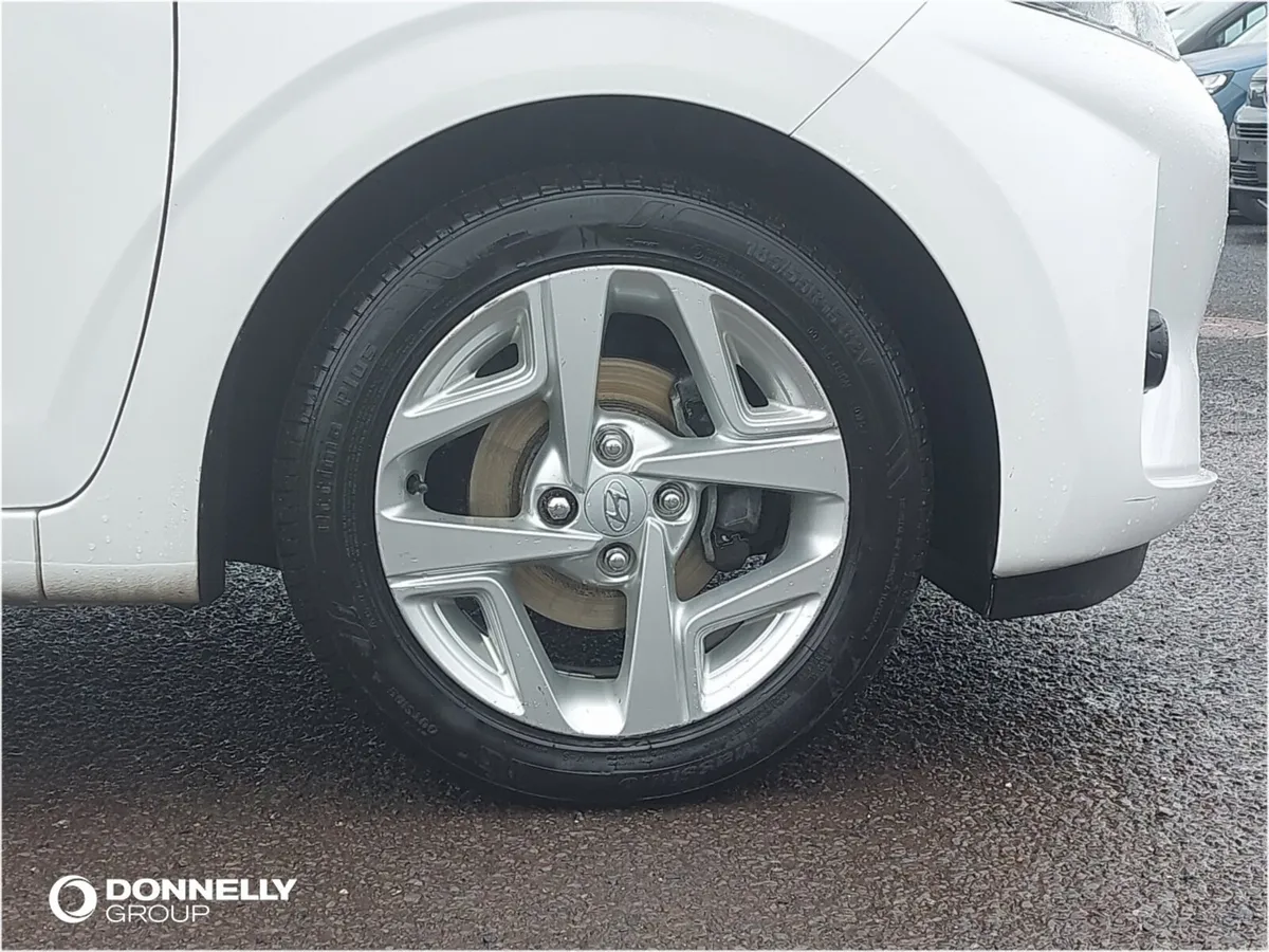 Hyundai i10 Hatchback SE Connect - Image 3