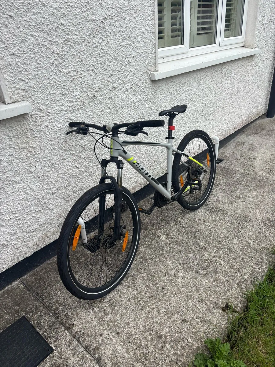 Bike (giant mountain bike) - Image 2