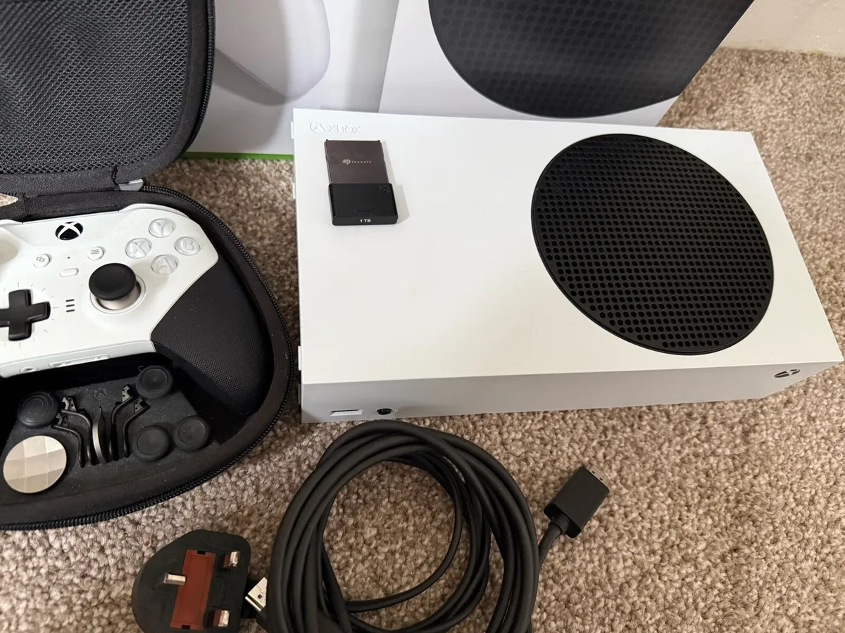 Xbox series S bundle - Image 3