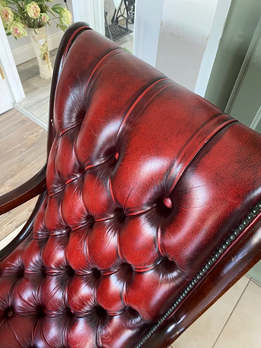 Antique Chesterfield leather armchair - Image 4