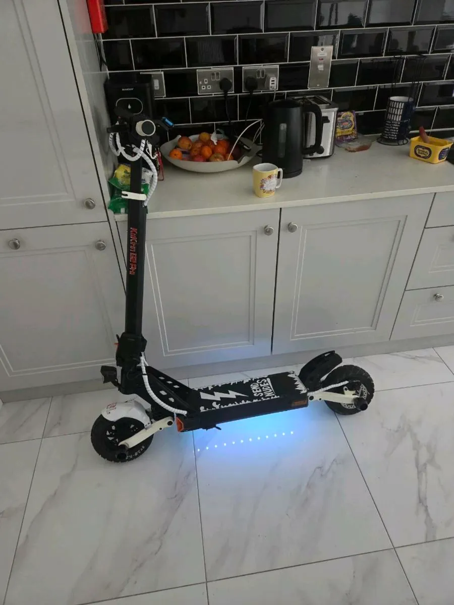 Electric scooter - Image 1
