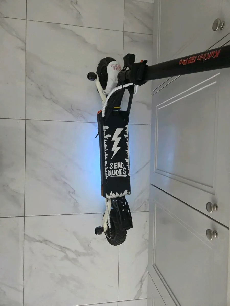 Electric scooter - Image 2