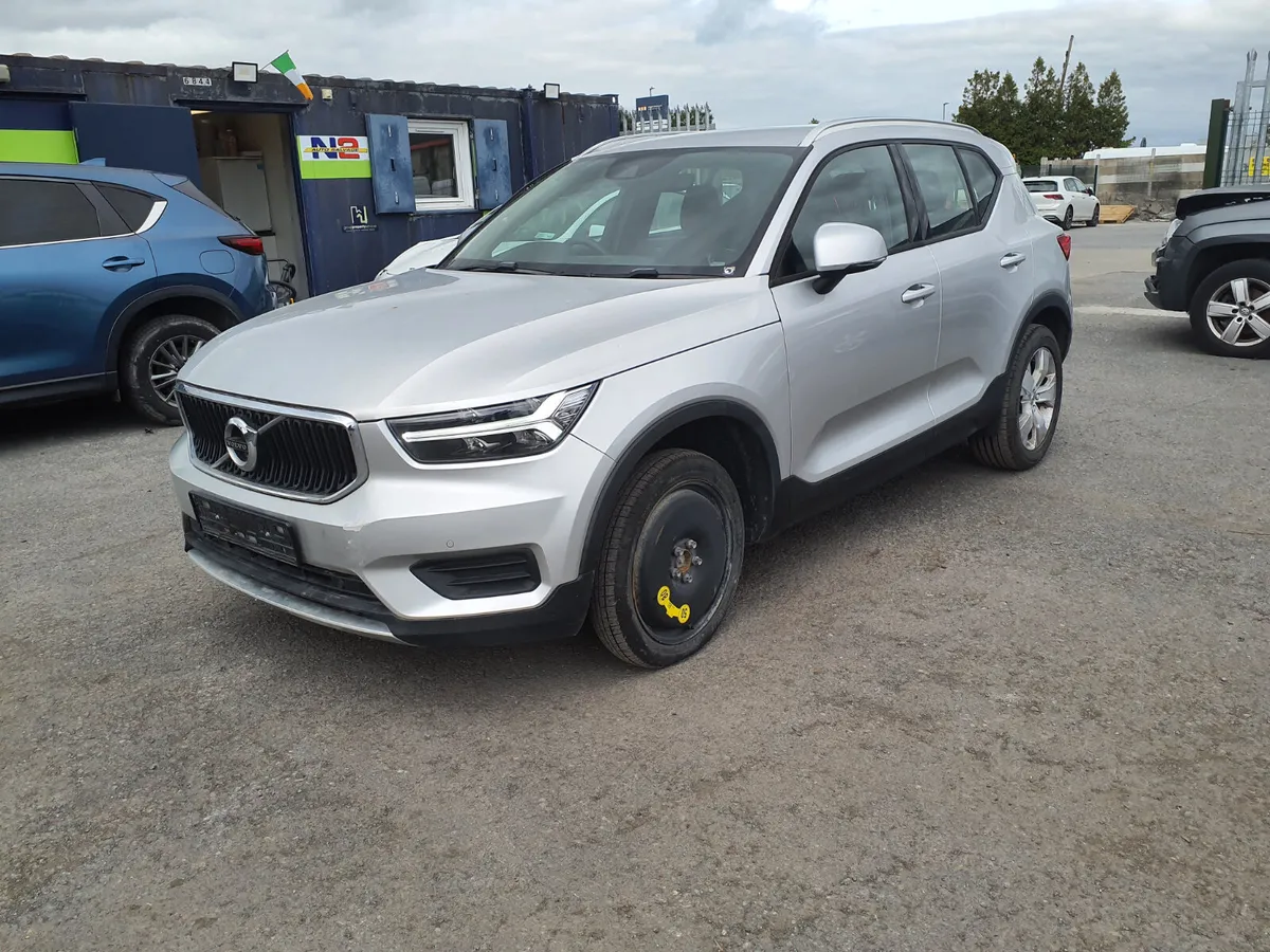 2019 Volvo xc40 - Image 3