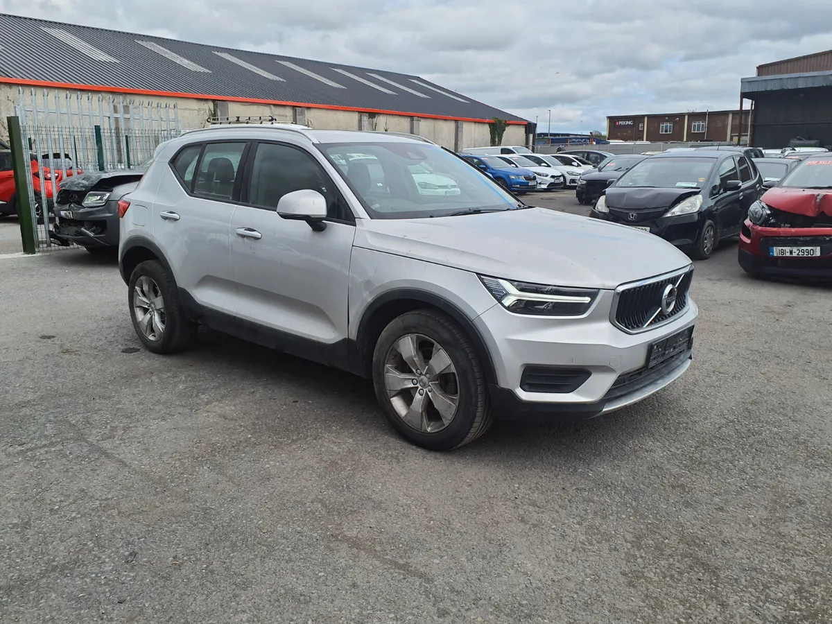 2019 Volvo xc40 - Image 1