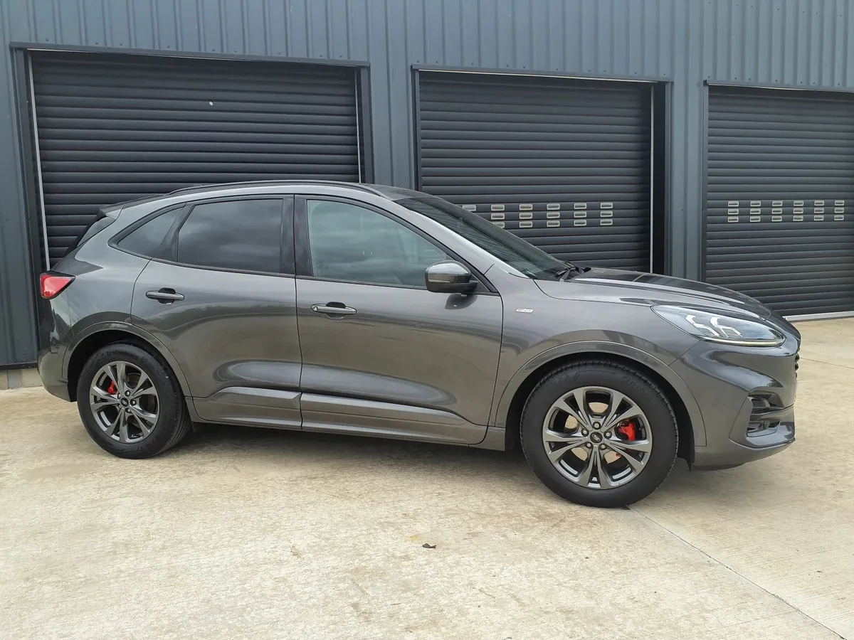 Ford Kuga 2022 - Image 1