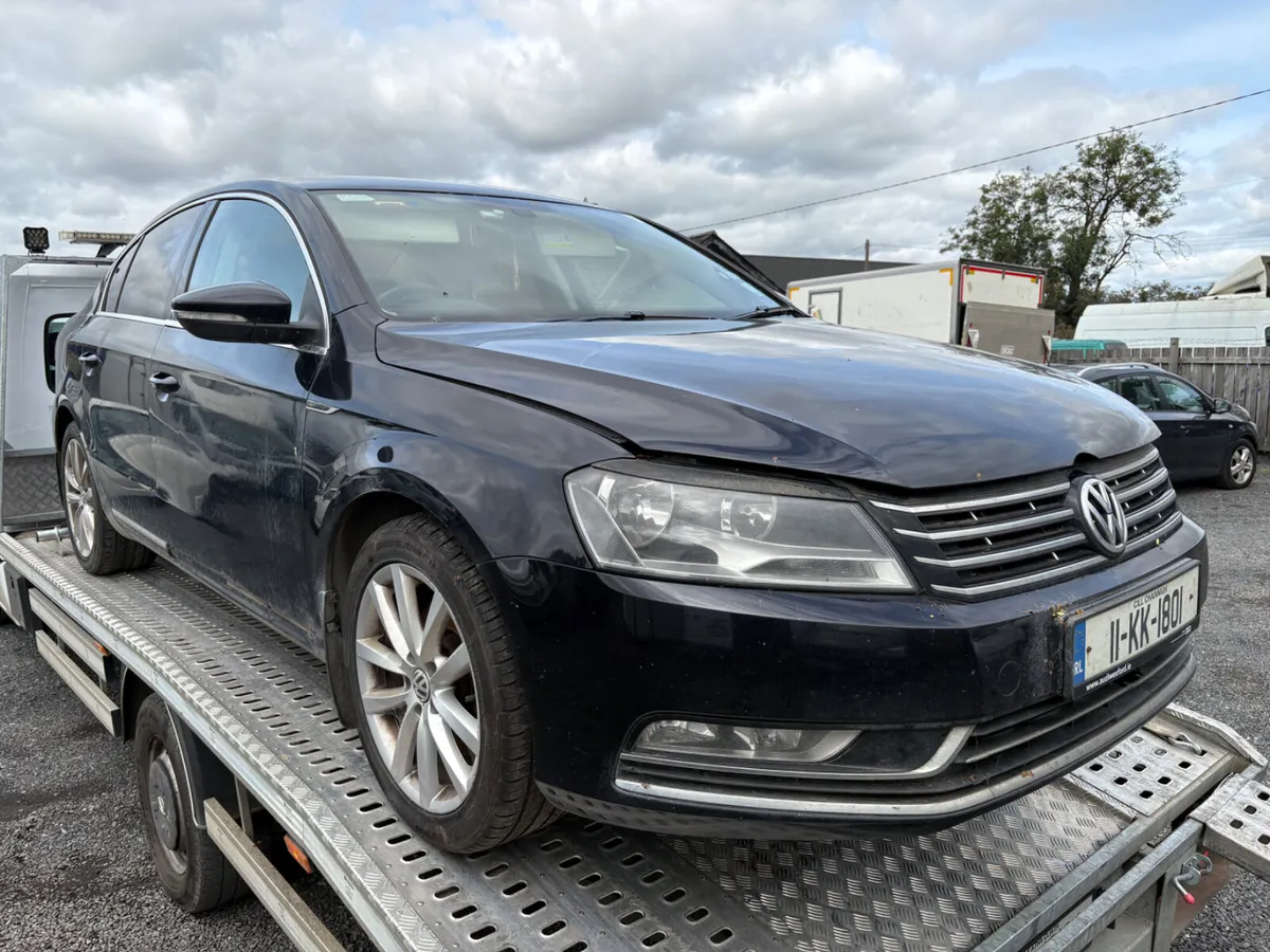 2011 Volkswagen Passat Highline - Image 1