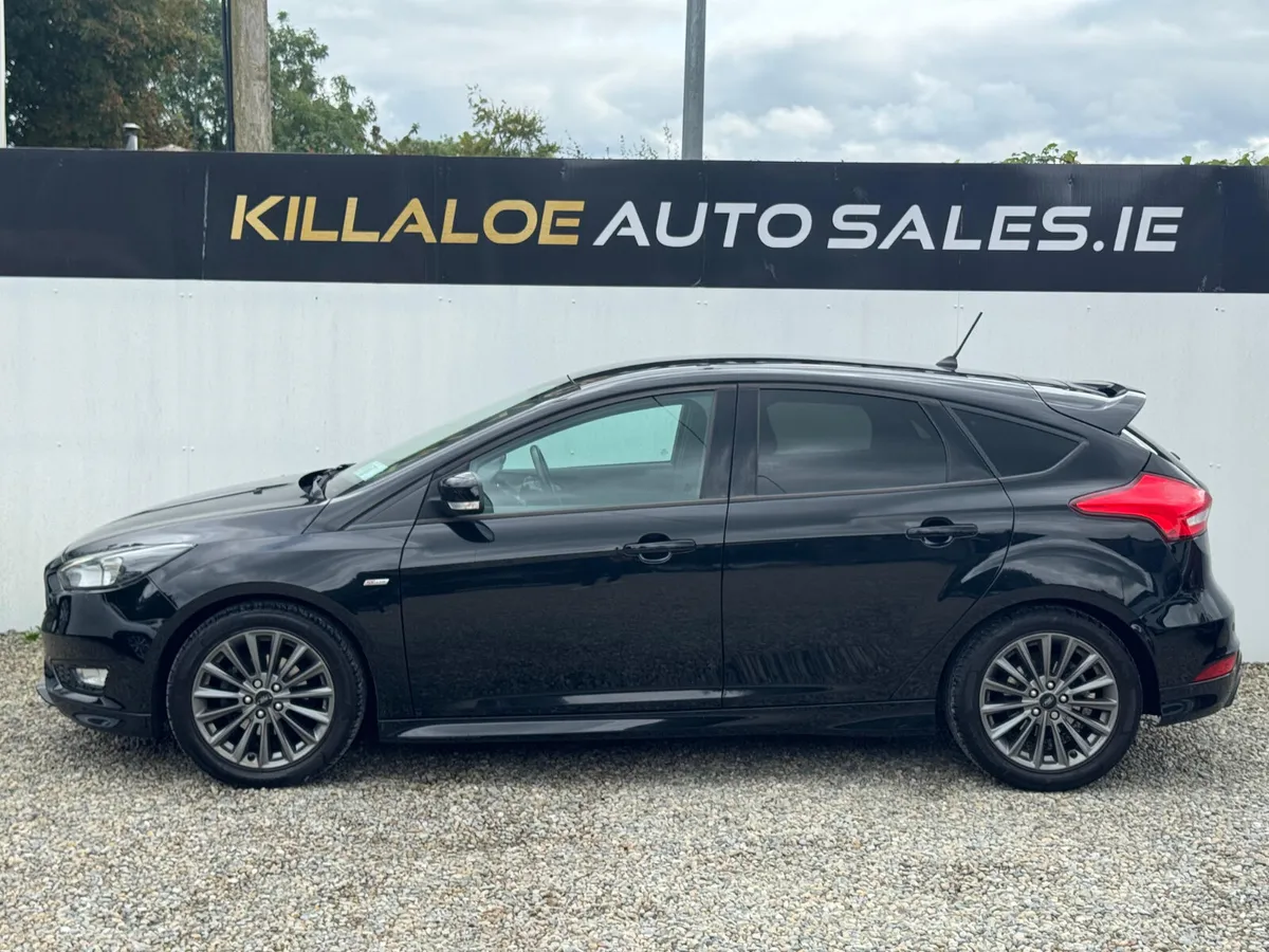 2017 Ford Focus ST-Line 1.0 - Image 4