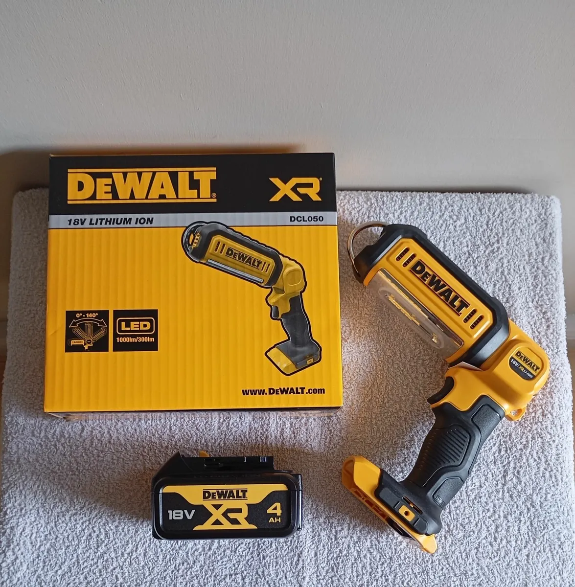 DeWalt LED Light and Battery (New) - Image 1