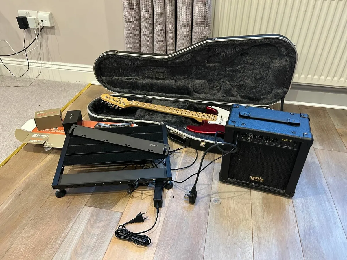 🎶 Music Gear Bundle – Piano, Guitar, Amp & More - Image 1