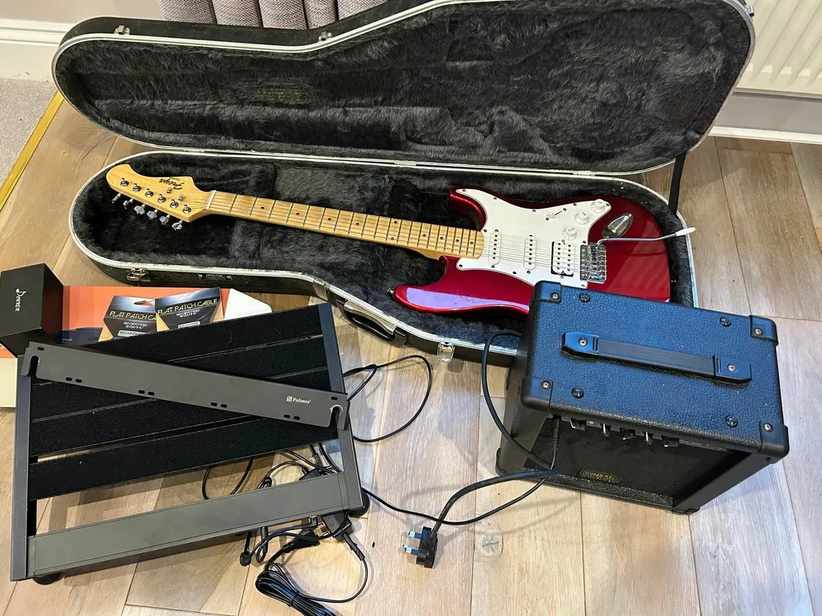 🎶 Music Gear Bundle – Piano, Guitar, Amp & More - Image 2