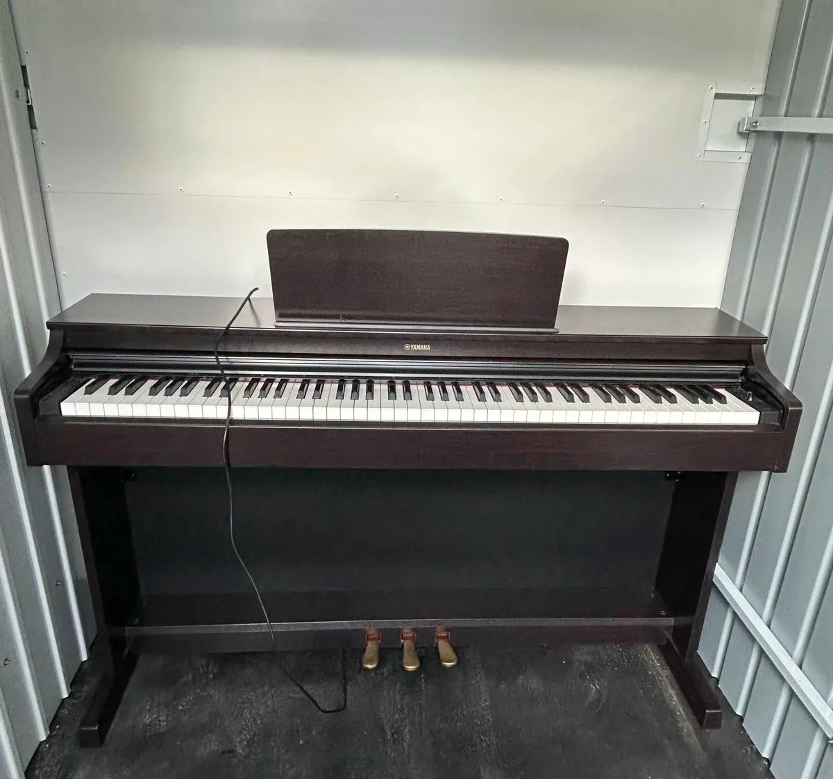🎶 Music Gear Bundle – Piano, Guitar, Amp & More - Image 4