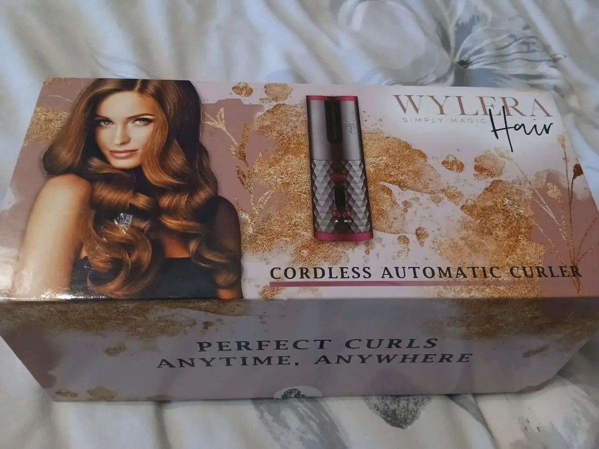 Wireless Hair Curler - Image 1