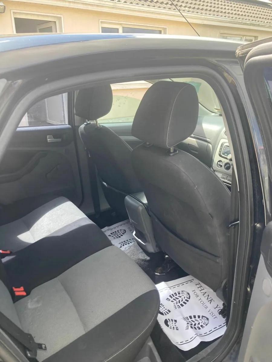 Ford Focus 2010 - Image 1
