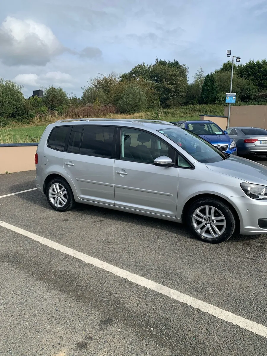 Vw touran 1.6 tdi low mileage - Image 2