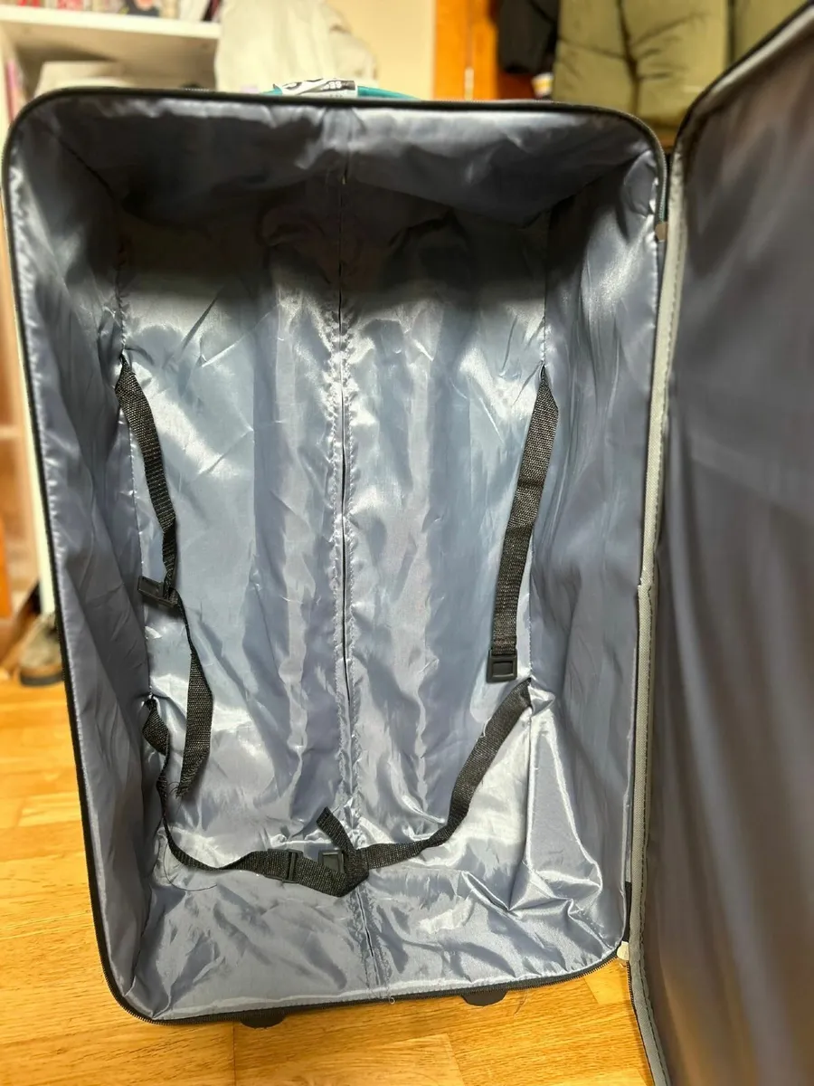 20 KG Travel Suitcase - Image 1