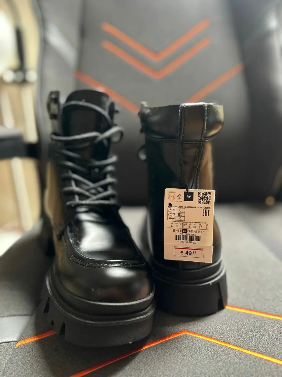 Zara men's boots with tag size 8 (42) - Image 3