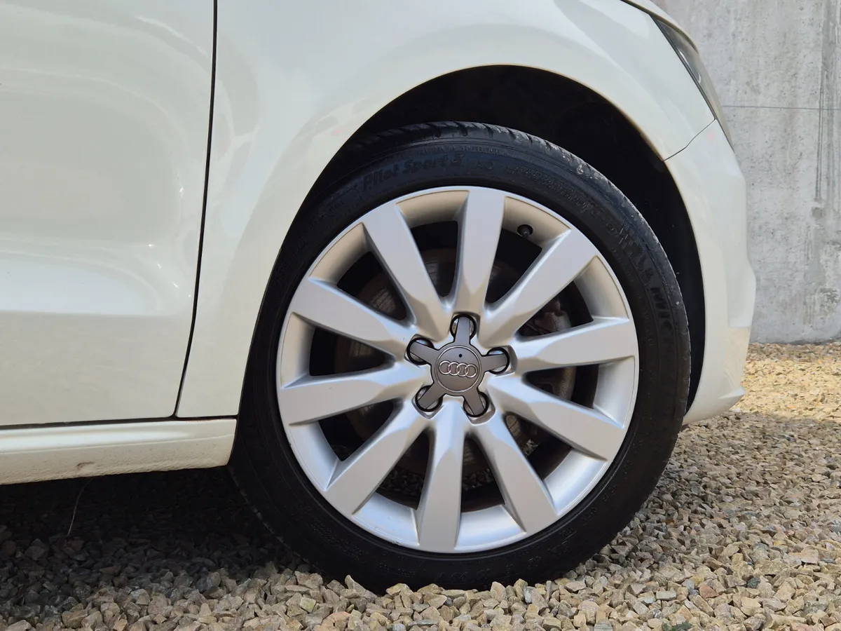 AUDI A1 AUTO (ONLY 60KM) - Image 3