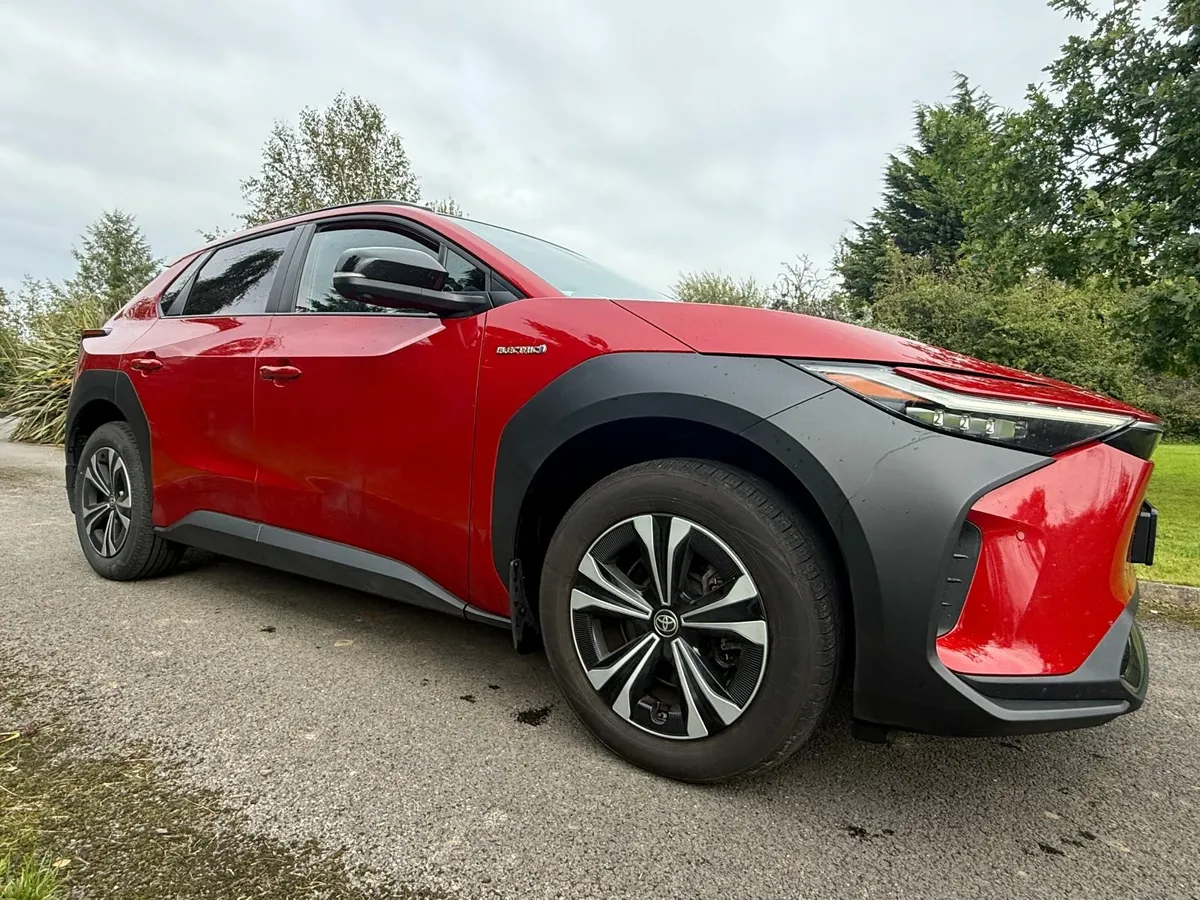 Toyota bZ4X 2022 - Image 2