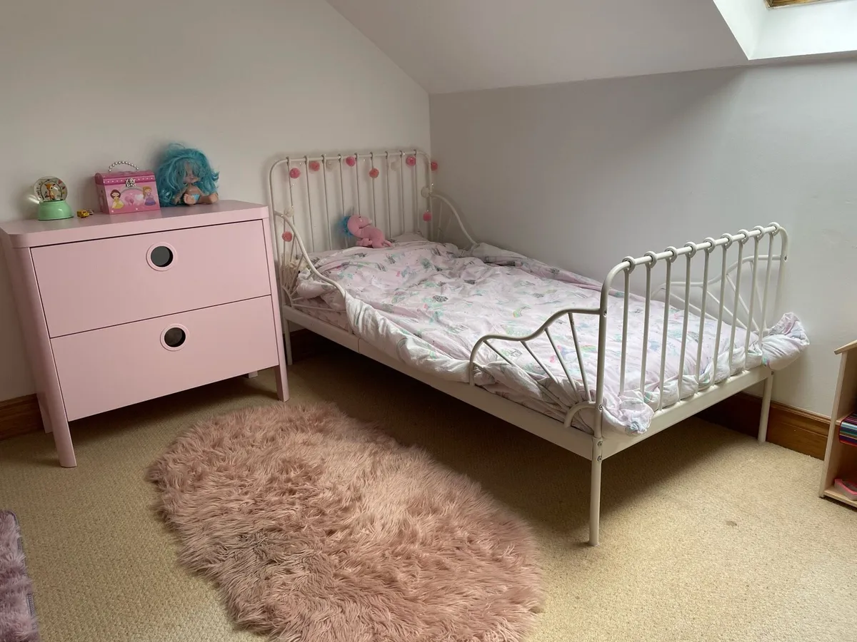 Toddler bed - Image 1