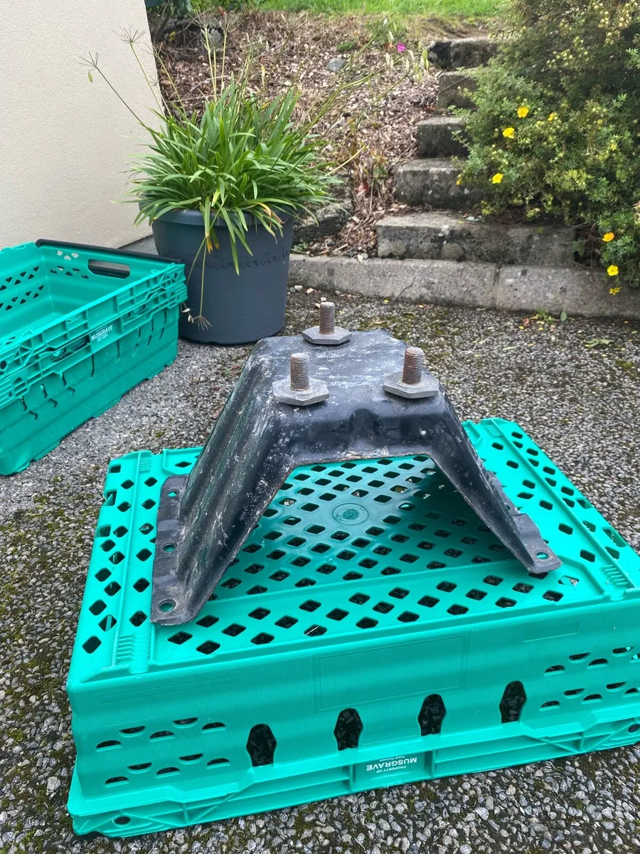 Wheel bracket - Image 1