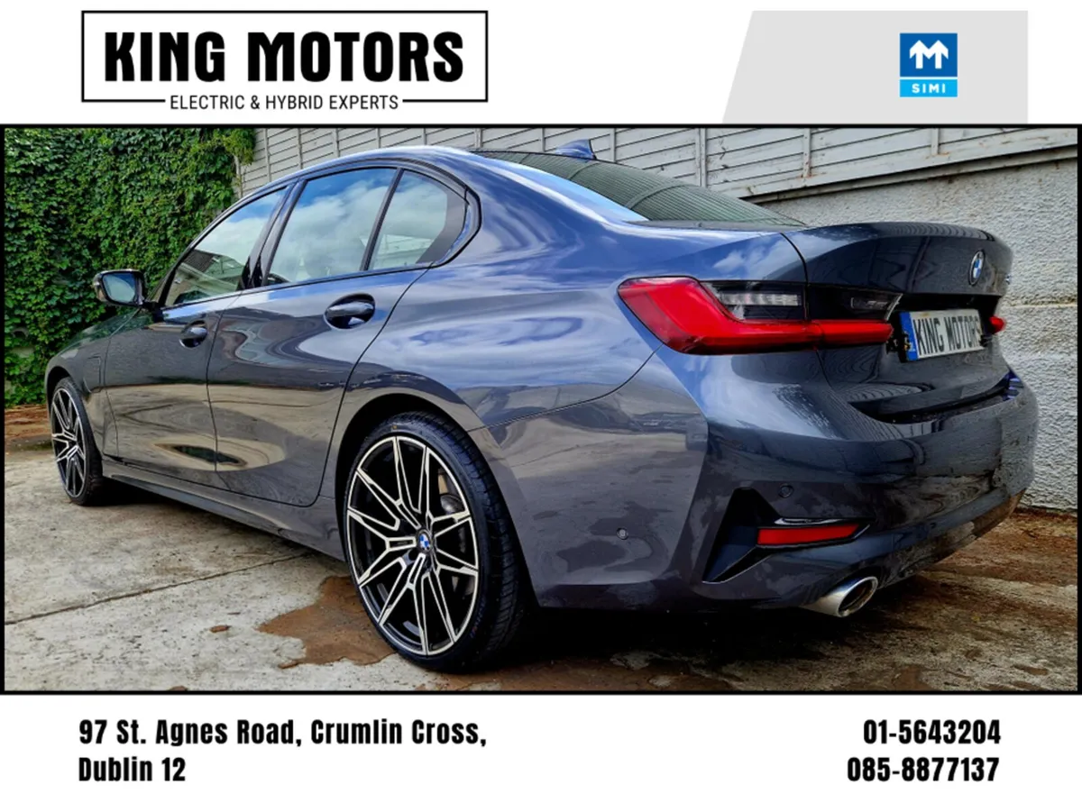 BMW 3-Series 2021 / 330e SPORT PRO / LEATHER - Image 4