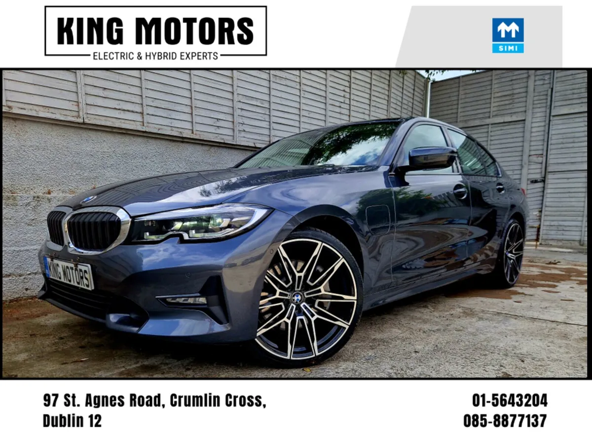 BMW 3-Series 2021 / 330e SPORT PRO / LEATHER - Image 3