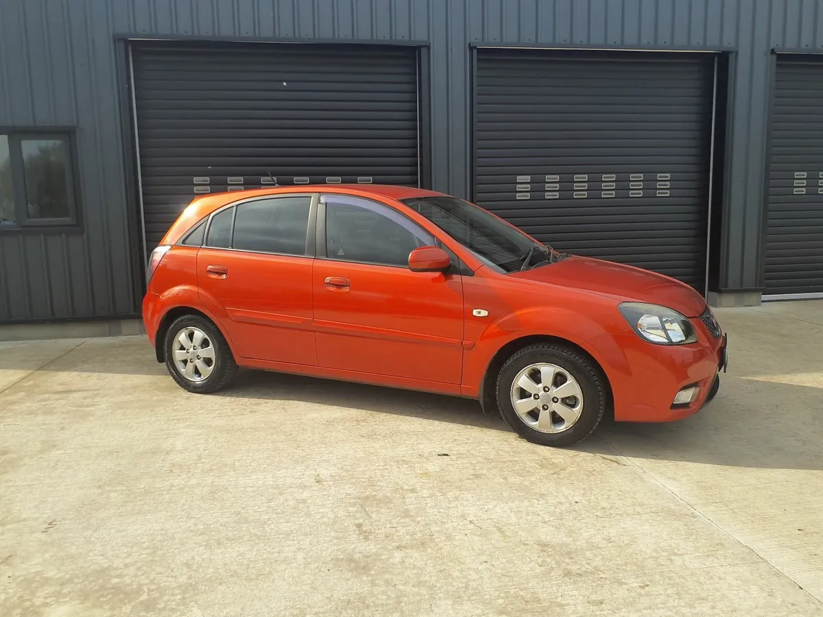 Kia Rio 2011 - Image 1
