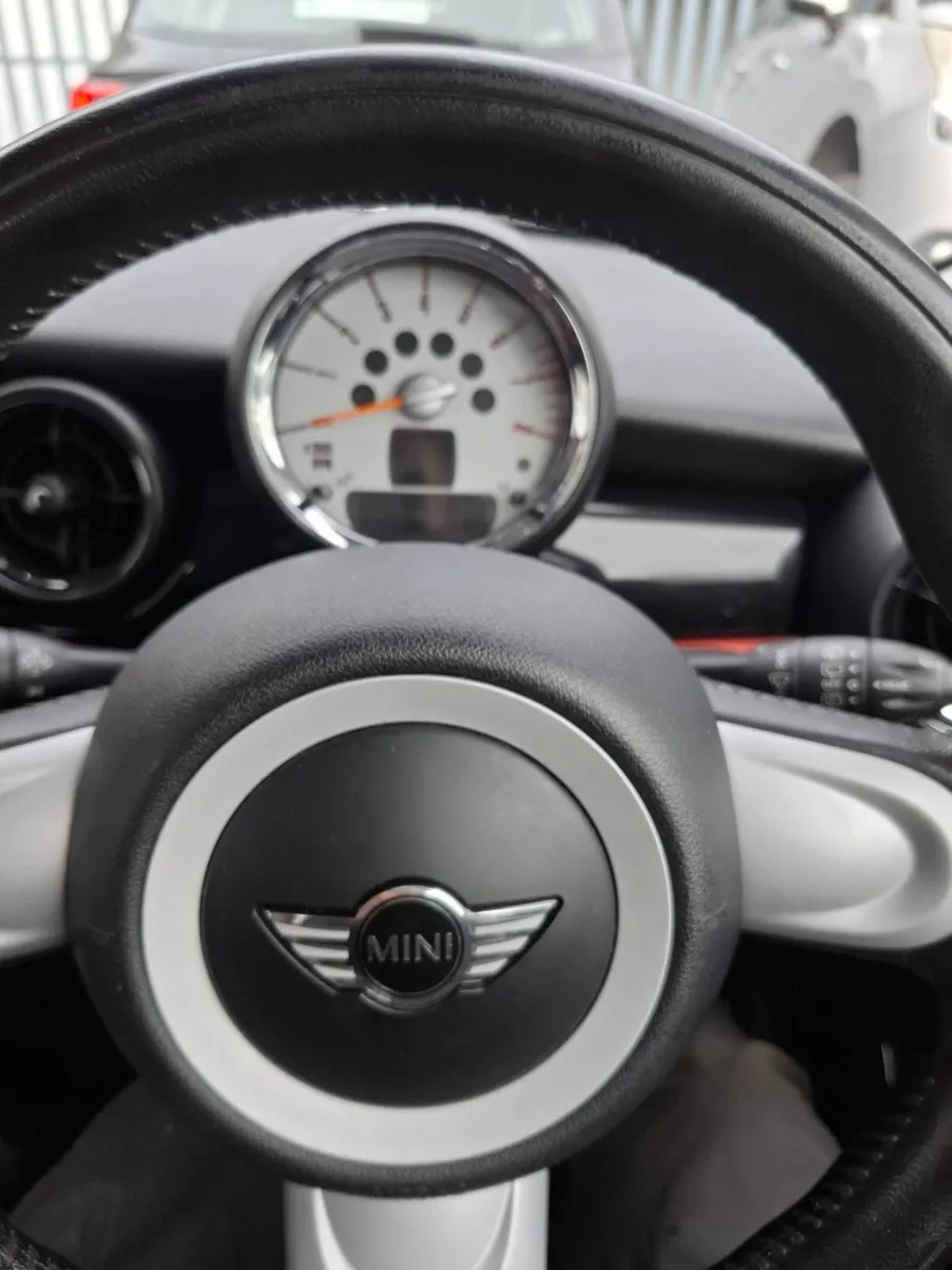 Mini Cooper 2010 - Image 4