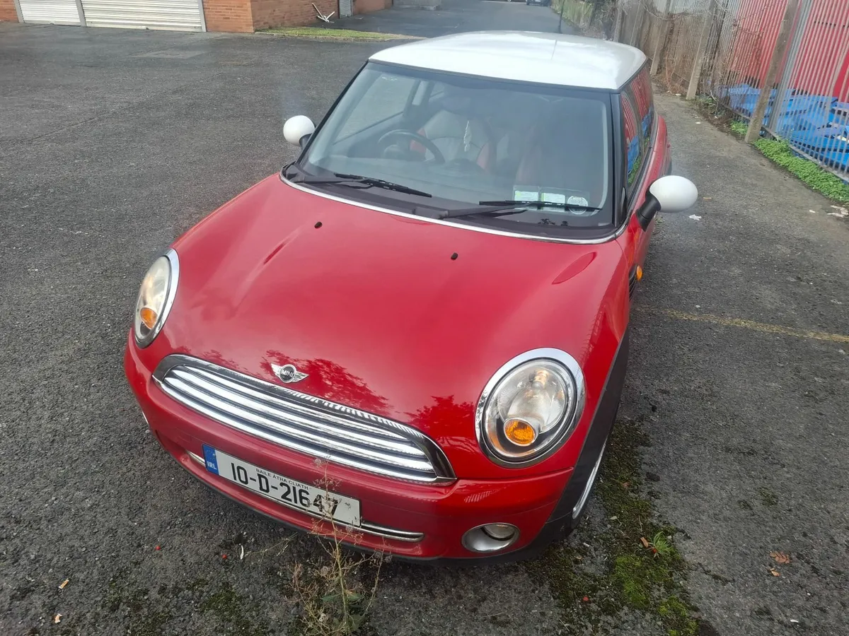 Mini Cooper 2010 - Image 1