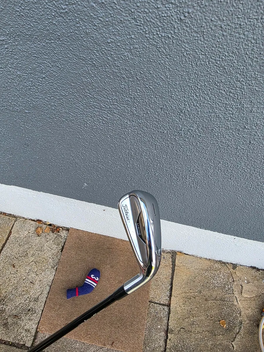 Titleist U505 1 Iron Ventus Velocore shaft - Image 1