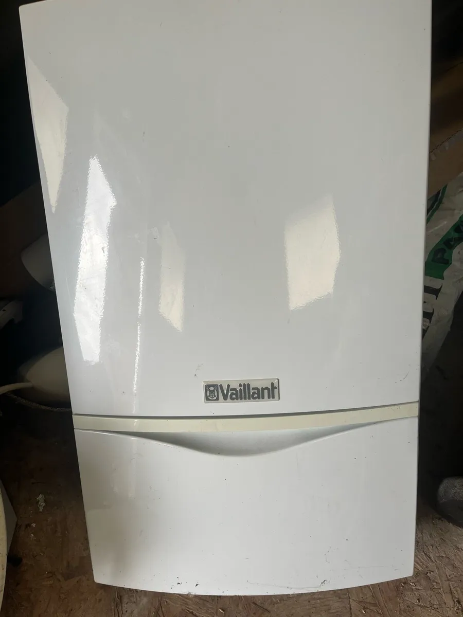 Valiant gas boiler - Image 3
