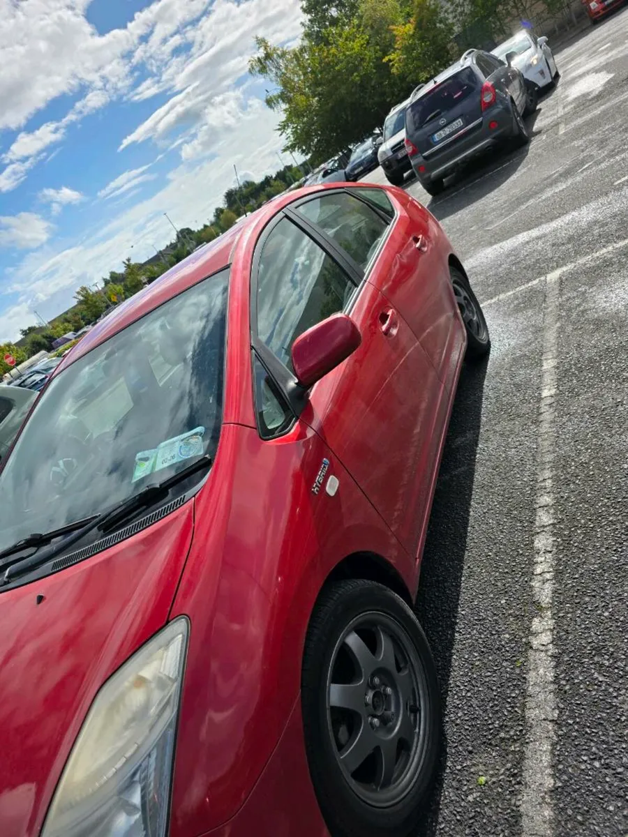 Toyota prius - Image 4