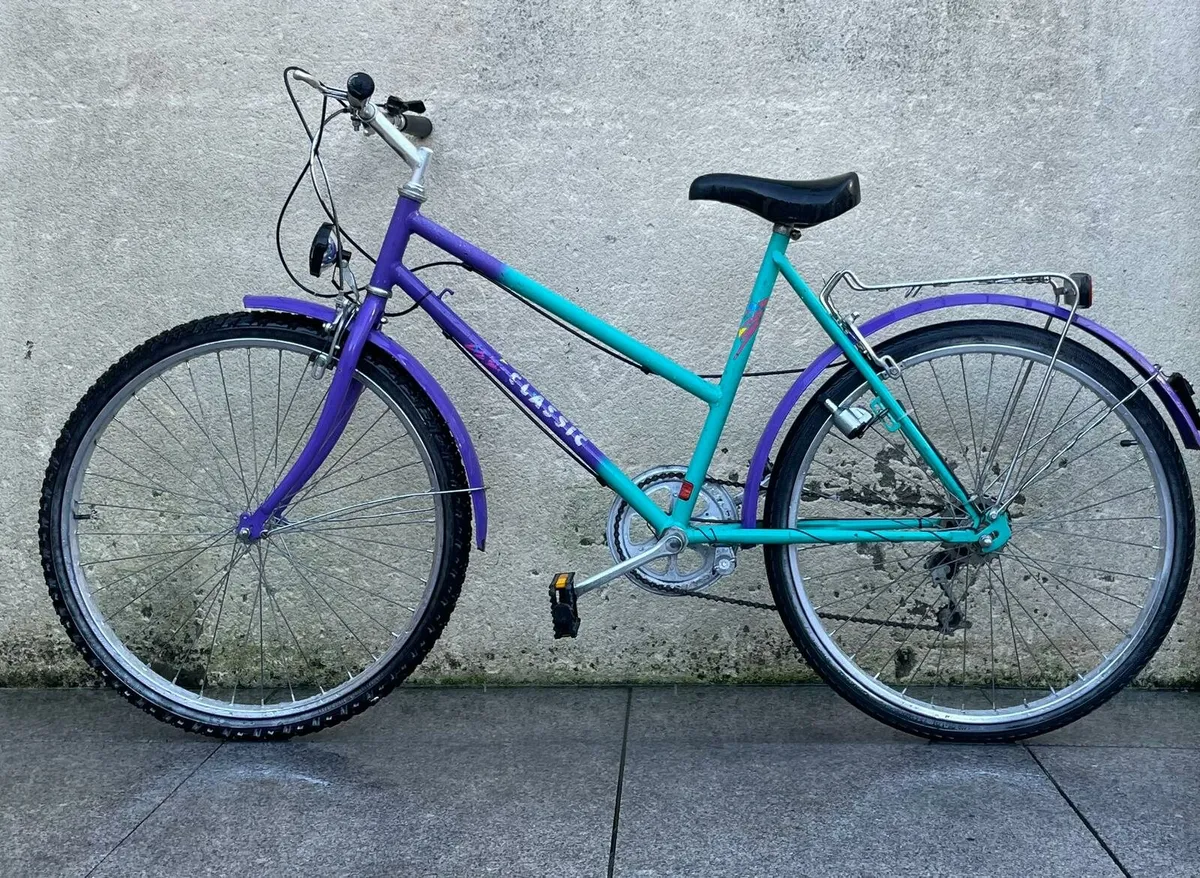 Ladies bicycle - Image 2