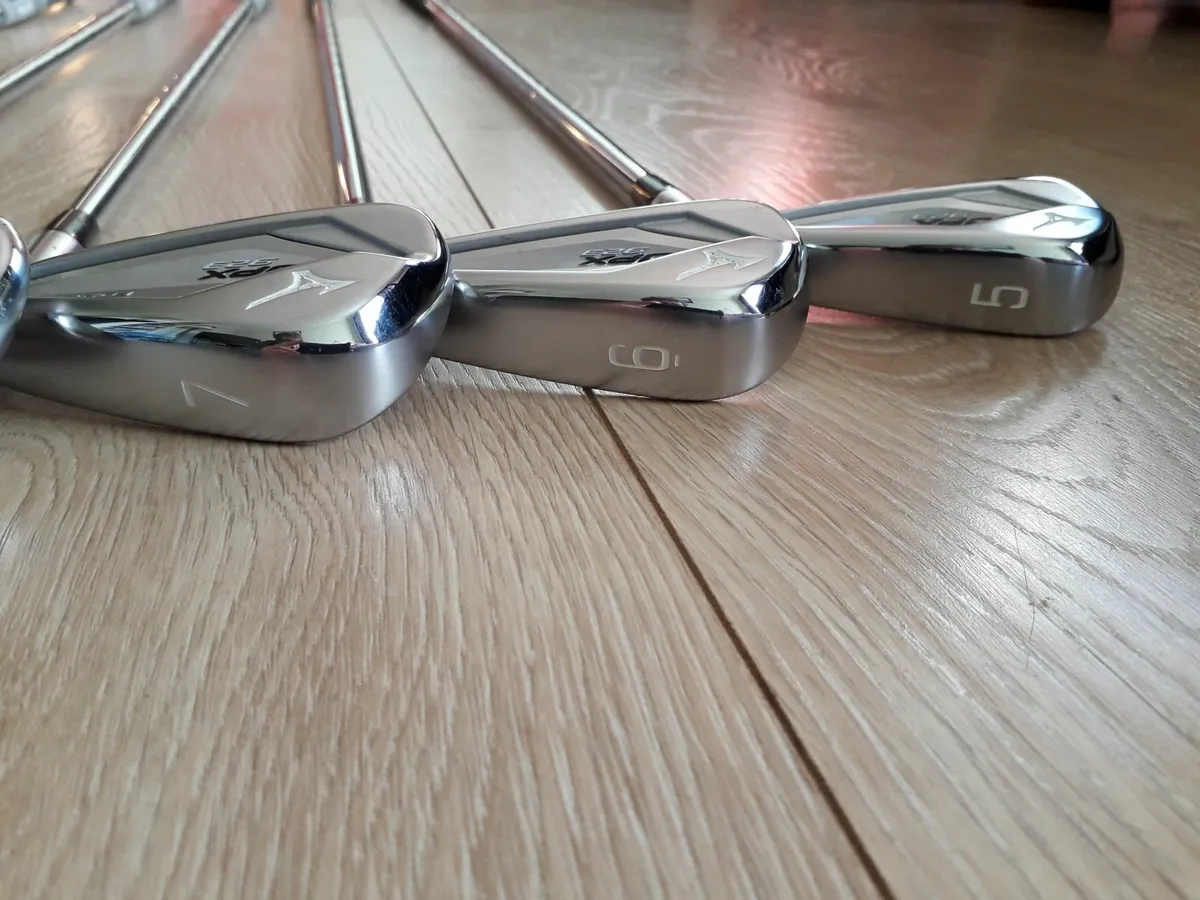 Mizuno JPX 923 Forged Irons - Image 3