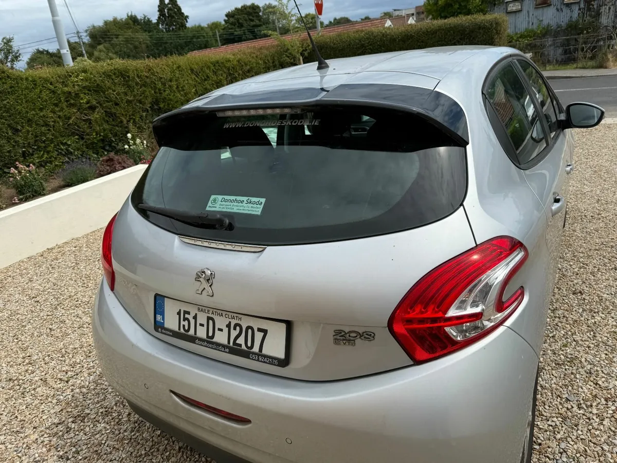 Peugeot 208 VTI Automatic 2015 - Image 3