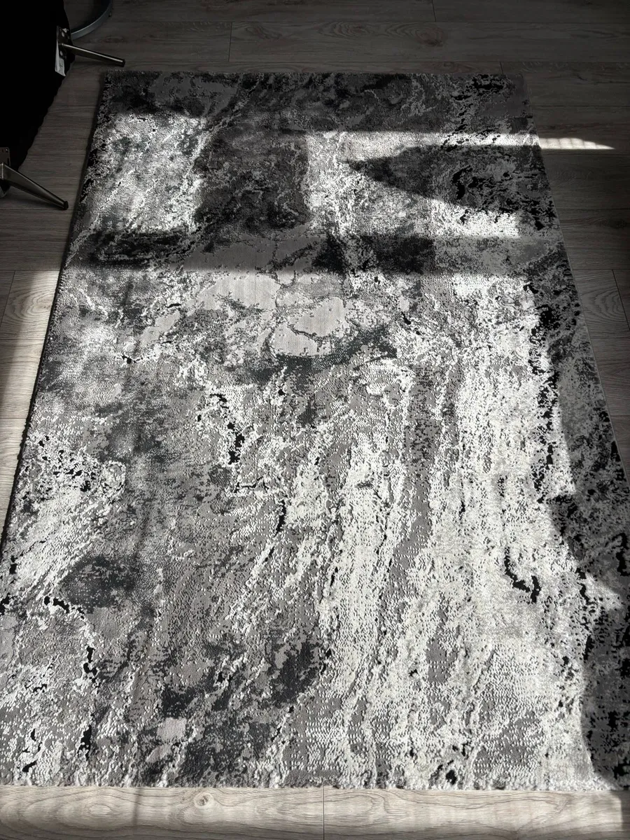 Rug - Image 1