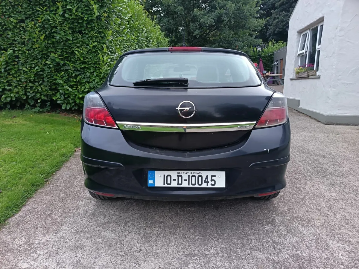 Opel Astra 2010 - Image 3