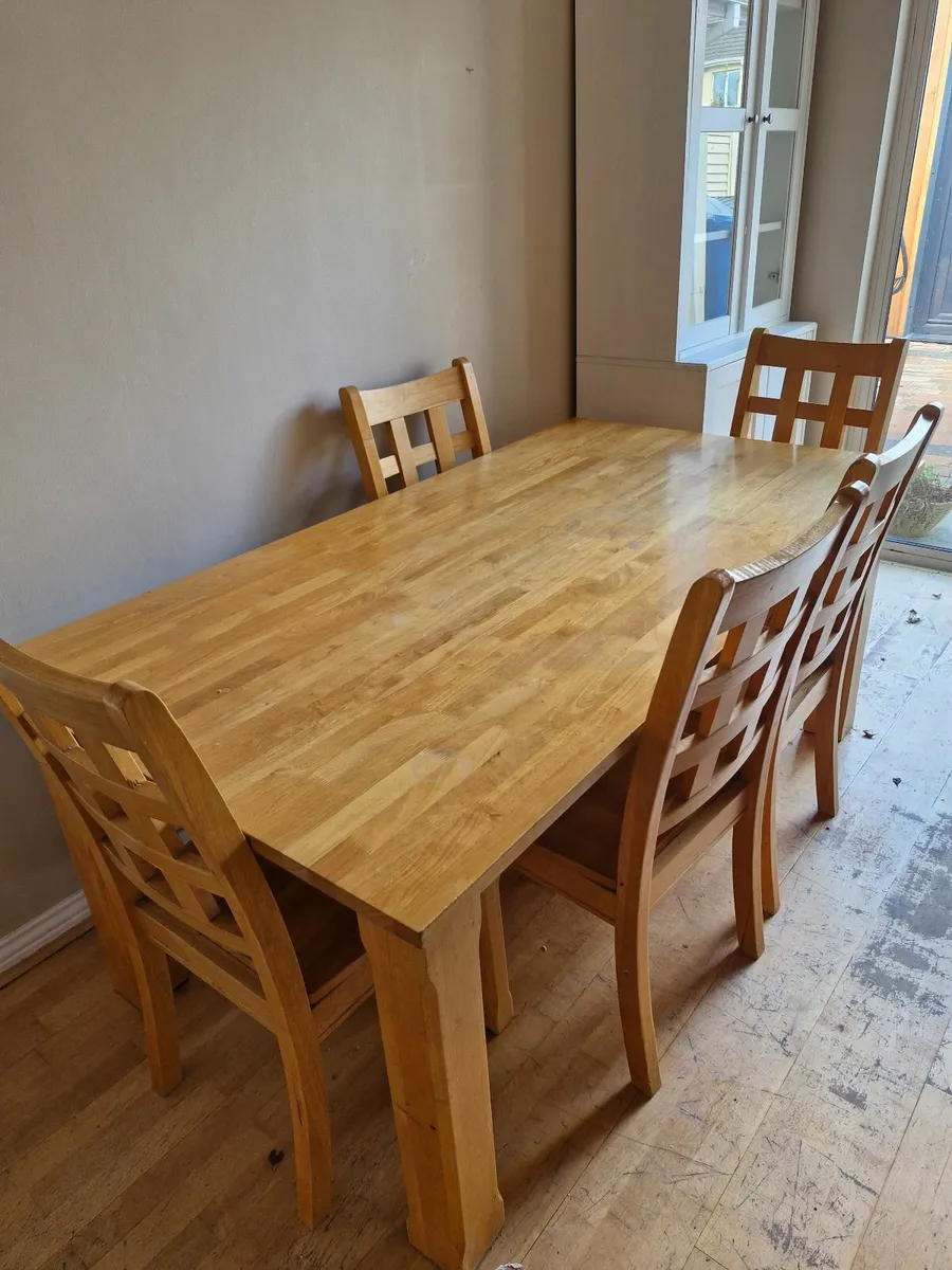 Kitchen table and chairs - Image 2