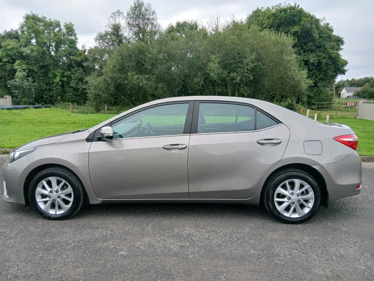 Toyota corolla - Image 3