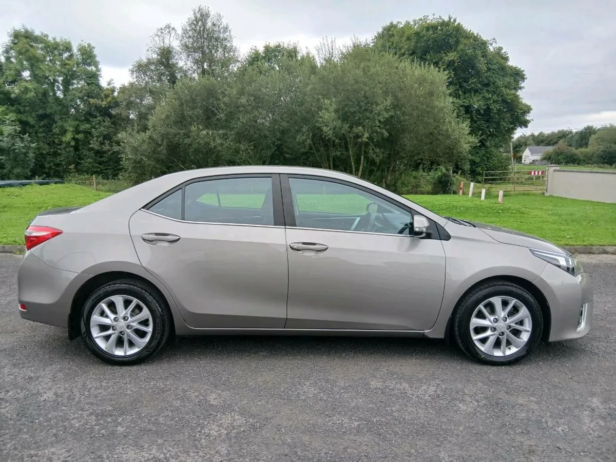 Toyota corolla - Image 4
