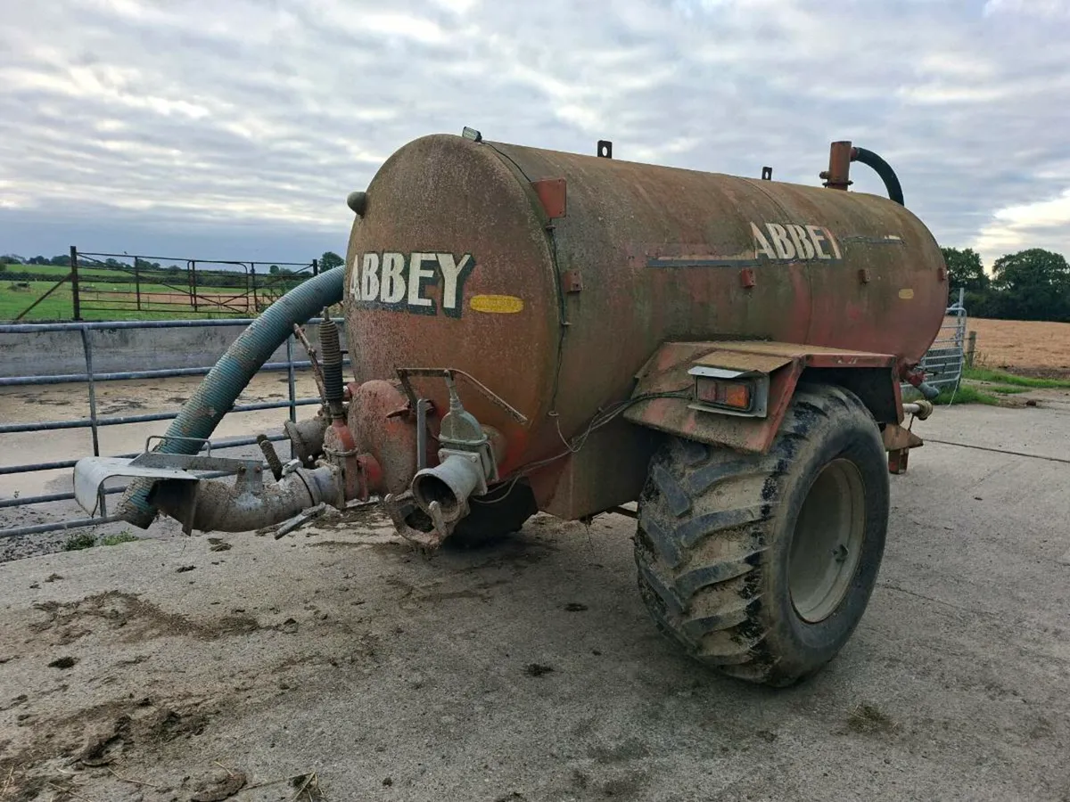 Abbey 1600 gl tank - Image 1