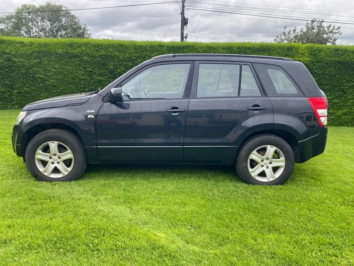 2007 Suzuki Grand Vitara - Image 2