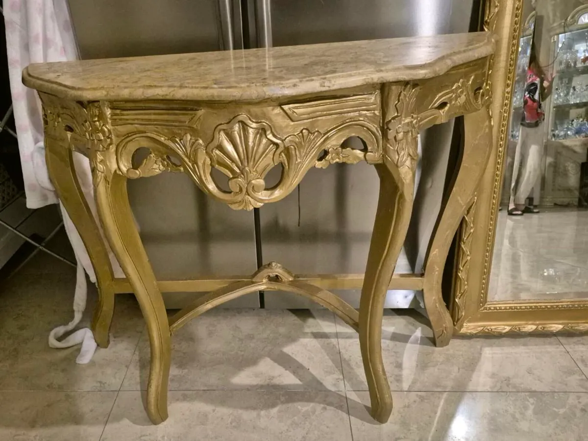 Hall Table with matching Mirror
Gold gilt coloured - Image 2