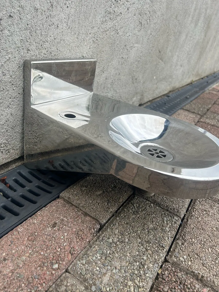 Drink Fountain wall mount stainless steal - Image 2